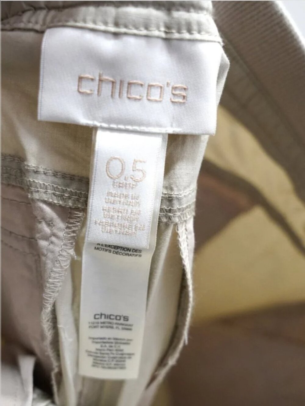 Chico's Tan Crop Utility Pants size 0.5 - Picture 3 of 8